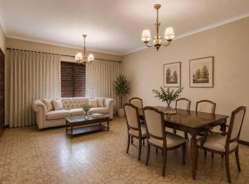 Casa · 150m² · 5 Ambientes · 1 Cochera · Casa de 5 Ambientes con Cochera y Jardin Apta Crédito