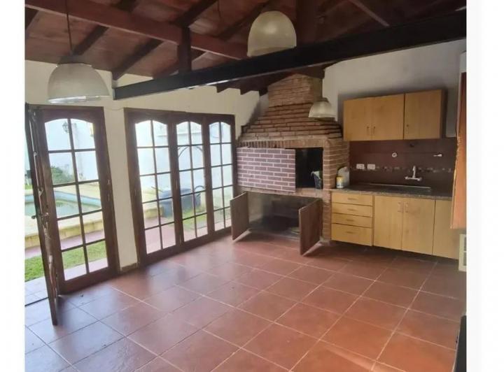 Casa · 100m² · 6 Ambientes