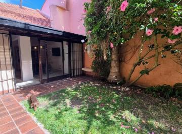 Casa · 6m² · 4 Ambientes · 3 Cocheras · Venta Chalet - Parque Luro