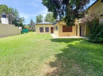 Casa · 195m² · 5 Ambientes · 1 Cochera · Alquiler Permanente de Casa en Funes