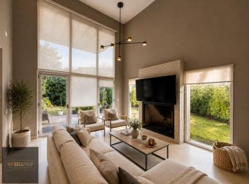 Casa · 220m² · 5 Ambientes · 3 Cocheras · Venta de Casa con Pileta y Parrilla - Santa Maria de Los Olivos