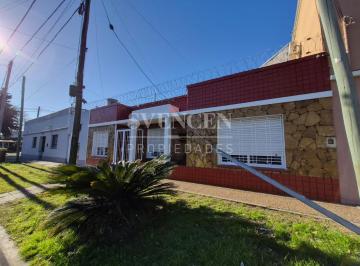 Casa de 6 ambientes, Quilmes · Casa y Local Muy Grande con Casa en Villa La Florida