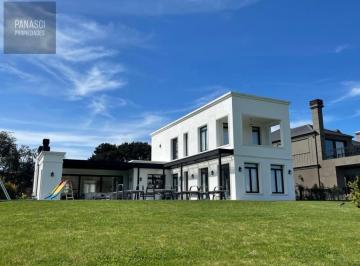 Casa · 280m² · 4 Ambientes · Alquiler Casa en Rumenco