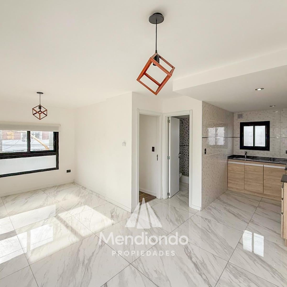 Alquiler 24 meses / semipiso 2 ambientes al frente con balcón