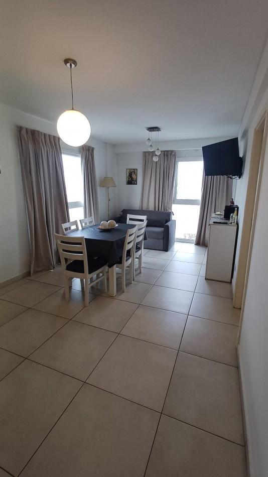 Departamento de dos ambientes a la calle en venta