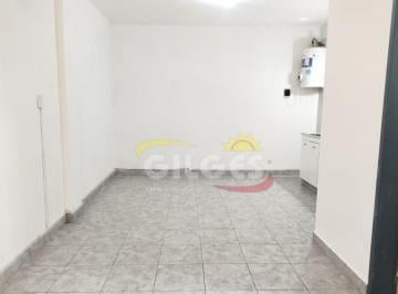 Oficina comercial · 25m² · 1 Ambiente · Alquiler de Oficina en El Centro de Ramos Mejia Muy Buen Estado