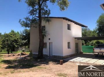 Casa de 6 ambientes, Mendiolaza · Dúplex en Alquiler C/ Cochera en Mendiolaza