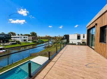 Casa · 390m² · 6 Ambientes · 7 Cocheras · Casa en Venta Barrio Náutico El Canal