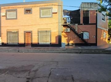 Casa · 282m² · 13 Ambientes · Excelente Oportunidad: Casa Mas Dos Deptos en Venta, Ideal Para Familias Numerosas o Para Renta.