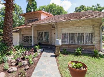 Casa · 269m² · 7 Ambientes · 1 Cochera · Casa en Venta Sobre Lote de 1640 m² Apto Credito