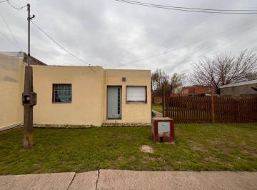 Casa · 53m² · 3 Ambientes · Casa en Venta en Rojas a Refaccionar