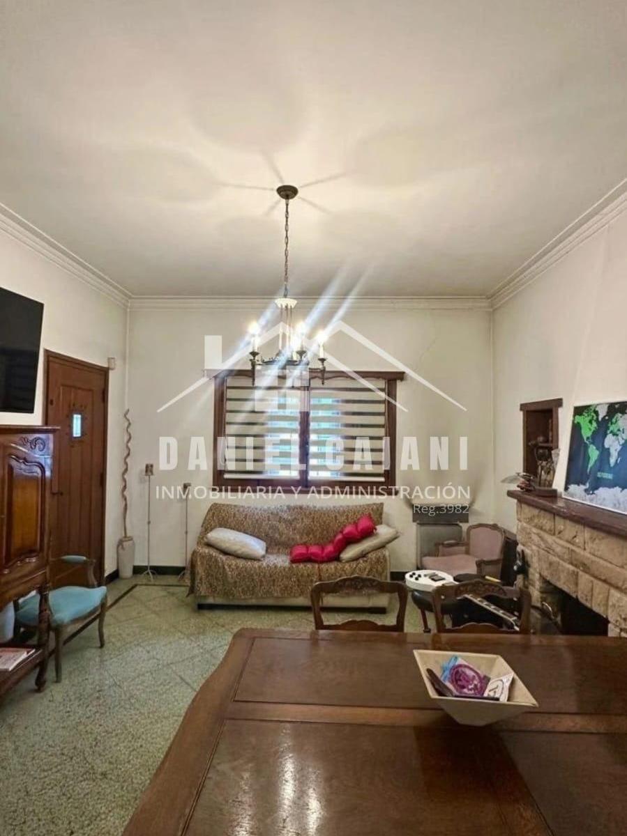 Casa en venta 3 amb, 140m² con garage — Barrio Pompeya