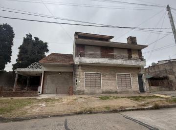 Casa de 5 ambientes, Avellaneda · Venta en Block 4 Unidades + Lote de Terreno Lindero