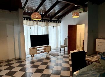 PH · 83m² · 4 Ambientes · Venta PH 4 Ambs. Exc. Ubicación. Quincho y Patio