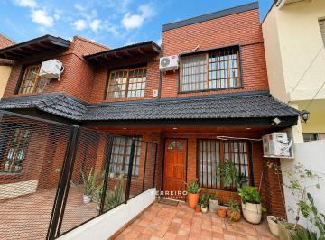 Casa · 80m² · 3 Ambientes · 1 Cochera · Venta de Duplex con Jardín en Bella Vista Apto Crédito