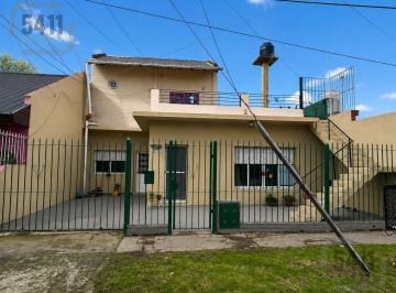 Casa · 119m² · 4 Ambientes · 1 Cochera · Casa 4 Ambientes a La Venta con Departamento Independiente en Ezeiza.