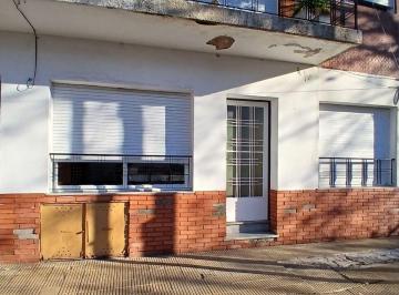 PH de 3 ambientes, Morón · Departamento Al Frente con Entrada Independiente - 3 Ambinetes con Patio - Villa Sarmiento - Haedo N