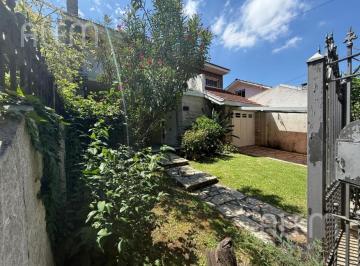 Casa · 322m² · 7 Ambientes · 1 Cochera · Casa en Venta en Banfield