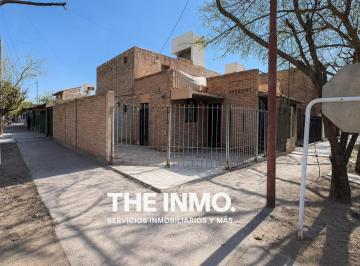 Casa de 6 ambientes, Dorrego · Casa de 140 m² con 4 Dorm. en Venta en Dorrego