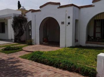 Casa · 212m² · 7 Ambientes · 1 Cochera · Casa en Venta de Tres Dorm., Villa Cabrera, Zona Norte, Córdoba