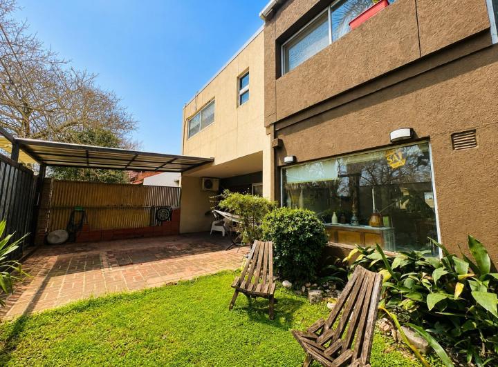 Casa · 166m² · 4 Ambientes · 2 Cocheras