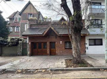 Casa de 6 ambientes, Coghlan · Casa en Dos Plantas Sobre Lote Propio con Cochera Terraza Parrilla en Coghlan en Venta