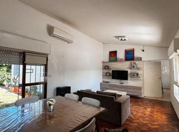 Casa · 110m² · 5 Ambientes · 2 Cocheras · Casa 3 Dorm, 2 Baños, en Capital. Apto Credito.