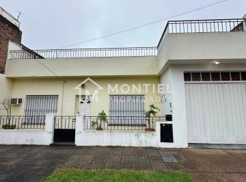 Casa · 80m² · 4 Ambientes · 2 Cocheras · Casa Chalet en Alquiler en El Palomar, Morón, G. B. a. Zona Oeste