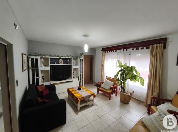 Casa · 125m² · 8 Ambientes · 1 Cochera