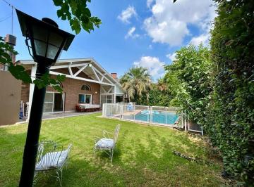 Casa · 187ha · 4 Ambientes · 2 Cocheras · Retasada! Casa a La Venta - un Lote Interno - Miraflores Country Club