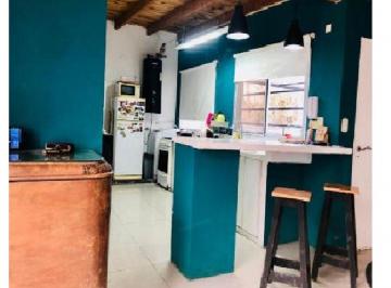 Casa de 4 ambientes, La Plata · Casa de Tres Dorm., con Parque y Entrada Para Auto.