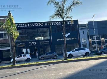 Local comercial · 1300m² · Local Comercial en Alquiler de 1600 m² Sobre Av Mitre 2200 - Crucecita, Avellaneda