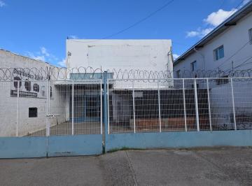 Oficina comercial · 240m² · 4 Ambientes · 2 Cocheras · Alquiler de Galpon Comercial