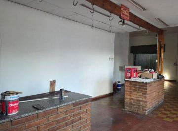 Local comercial de 3 ambientes, Córdoba · Se Alquila Importante Esquina - Local Comercial - 2 Galpones - Uno Techado y Otro No Techado