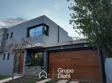 Casa · 150m² · 3 Ambientes · 2 Cocheras · Tu Próximo Hogar Está en Housing Alto Belgrano. Pileta, Sum y Guardia 24 Hs.