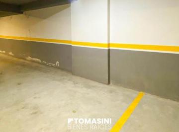 Garage · 13m² · 1 Cochera · Cochera Cubierta, Acceso por Montacarga