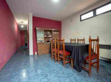 Casa · 269m² · 5 Ambientes · 1 Cochera · Casa con Galpon en Venta 3 Dorm. Bermudez