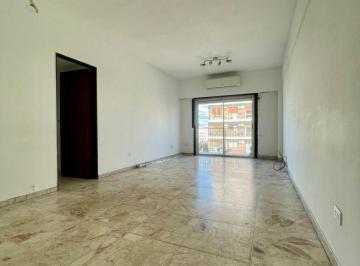 Departamento de 4 ambientes, Barracas · Departamento Al Frente 4 Ambientes con Balcon Corrido