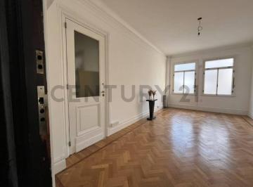 Oficina comercial · 21m² · 1 Ambiente · Elegante Oficina Comercial en Alquiler en Microcentro