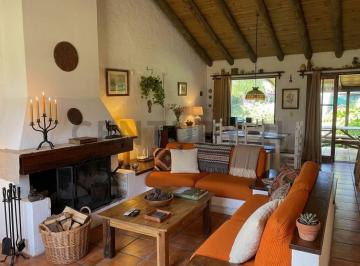 Casa · 170m² · 5 Ambientes · 1 Cochera · Casa Chalet en Alquiler Anual en Punta del Este Pinares
