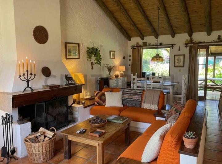 Casa · 170m² · 5 Ambientes · 1 Cochera