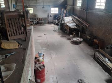 Bodega-Galpón · 300m² · Excelente Galpon 300 m² Tinglado Oficina y Dpto