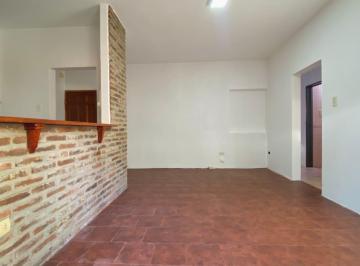Casa · 180m² · 2 Ambientes · Venta - Casa de Pasillo (No Ph) de 1 Dormitorio - Parque Casados, Rosario