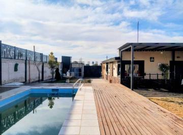 Casa · 162m² · 3 Ambientes · 3 Cocheras · Se Vende Casa. Lujan de Cuyo