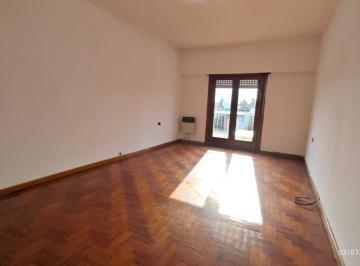 PH de 3 ambientes, Berisso · Alquiler PH Planta Alta 2 Dorms C/cochera - 122 E/ 69 y 70 - La Plata