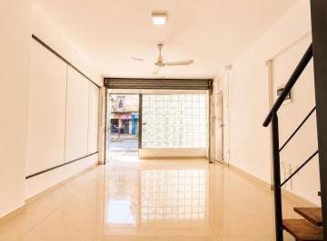 Local comercial de 2 ambientes, San Cristobal · Alquiler Local Comercial en Dos Plantas – A. San Juan 2964