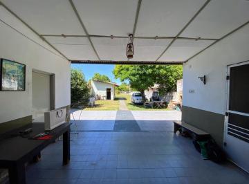 Casa · 135m² · 4 Ambientes · 4 Cocheras · Casa en Monte Grande de 4 Ambientes Lote de 532 m²