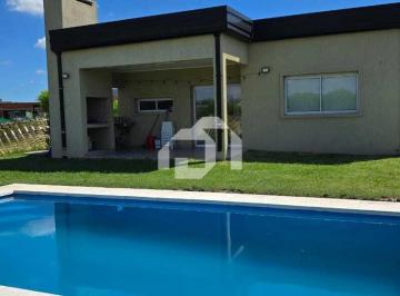 Casa · 128m² · 4 Ambientes · 3 Cocheras · Casa en Venta en San Ramón, Pilar del Este, Pilar
