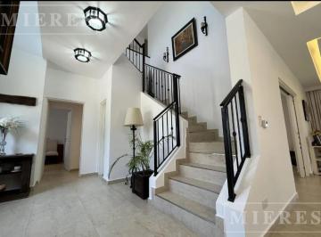Casa · 166m² · 6 Ambientes · 1 Cochera · Casa en Venta a Laguna Barrio Norte El Cantón