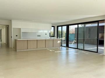 Casa · 189m² · 4 Ambientes · 2 Cocheras · Casa 3 Dorm. en Venta La Toscana Vistalba